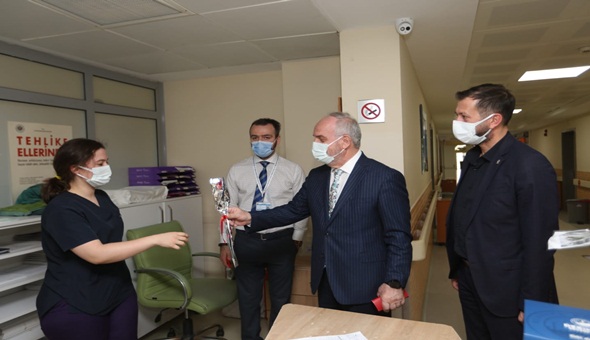 Başkan Aygün’den sağlıkçılara bayram ziyareti