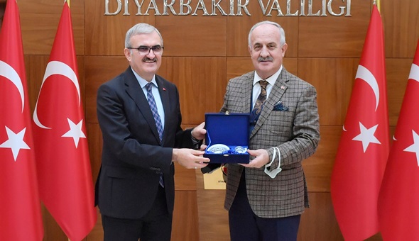 Başkan Aygün Diyarbakır'da Karaloğlu ile buluştu
