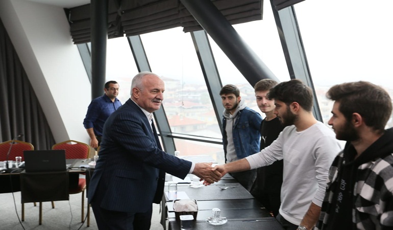 Başkan Aygün istişarelerini sürdürüyor