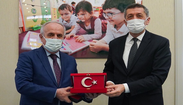 Başkan Aygün, Kampüs Okul için Bakanla görüştü