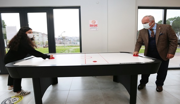 Başkan Aygün’ün konuğu gençler