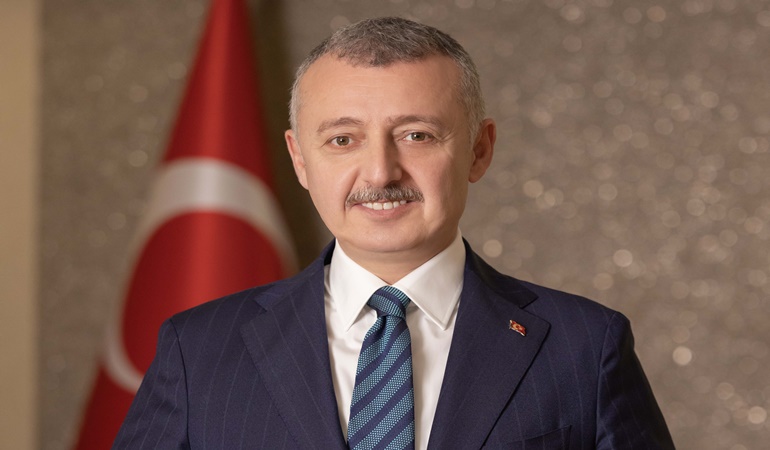 Başkan Büyükakın anneleri unutmadı
