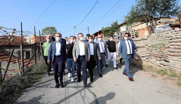 Başkan Büyükakın, Çayırova Sazlıdere’de inceleme yaptı