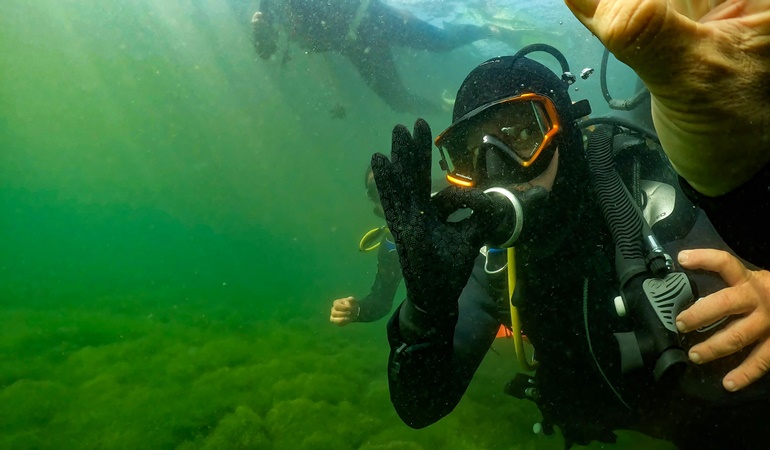 Başkan dalgıç kıyafeti giydi, denizin dibine indi