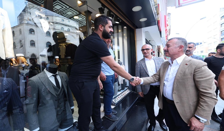 Başkan Büyükakın’dan Gebze’de esnaf turu