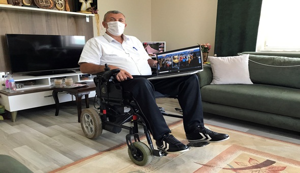 Başkan Büyükakın, engelli muhtarın isteğini kırmadı