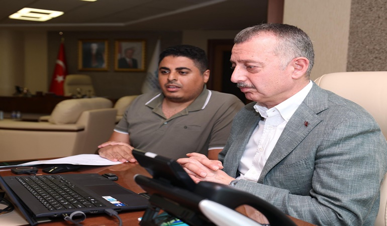 Başkan Büyükakın, Gazze Belediye Başkanı ile telefonda konuştu