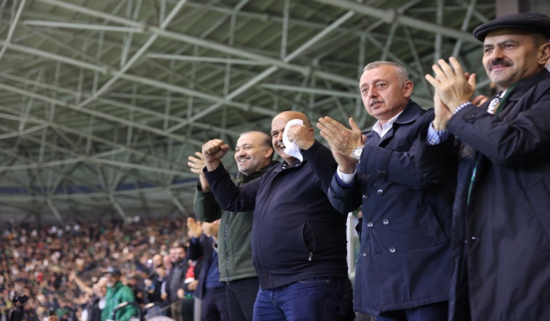 Başkan Büyükakın’ın Kocaelispor sevinci