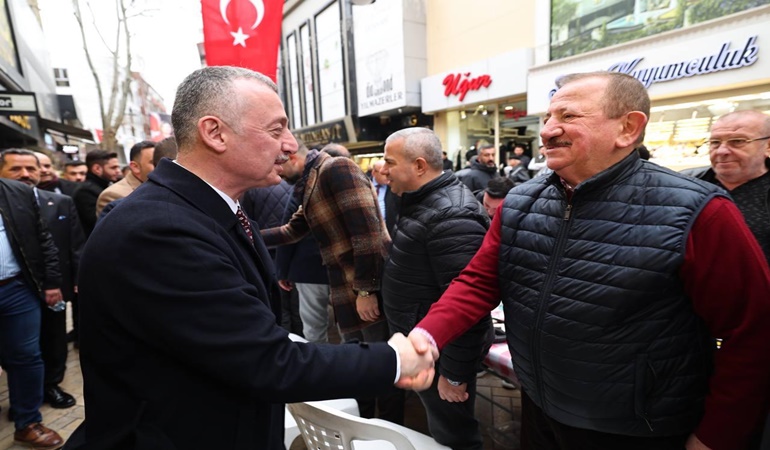 Başkan Büyükakın İzmit esnafıyla kahvaltıda buluştu