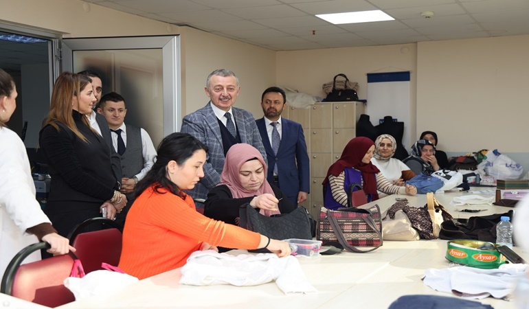 Başkan Büyükakın, KO-MEK kursiyerleri ile sohbet etti