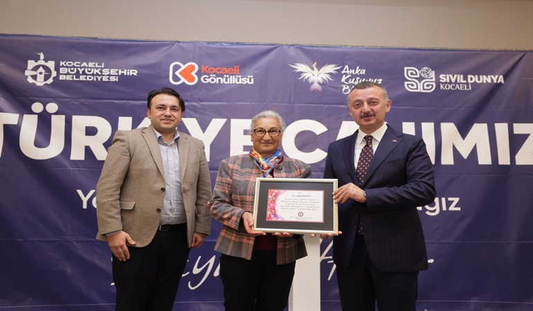 Başkan Büyükakın: Kocaeli deprem bölgesine yağmur olup yağdı