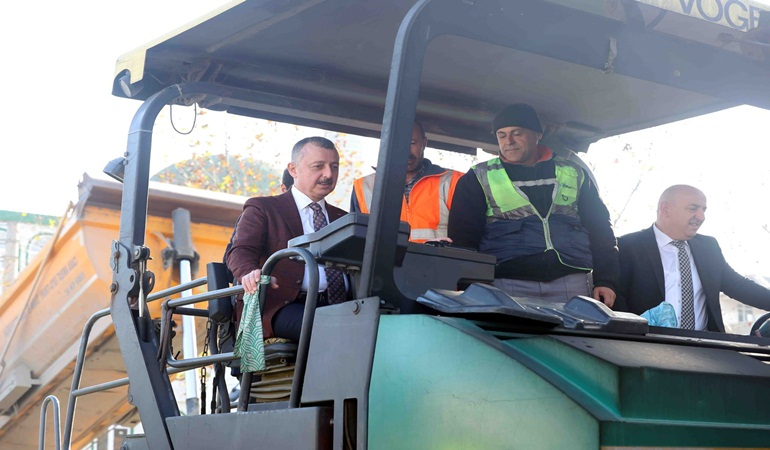 Başkan Büyükakın: Şehrimizin 350 farklı noktasında çalışıyoruz