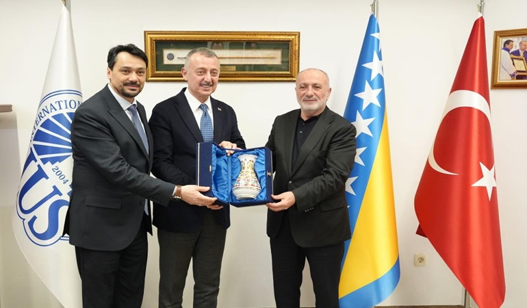 Başkan Büyükakın ülke ülke dolaşıyor 