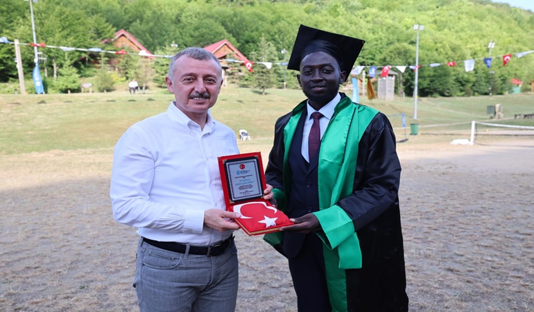 Başkan Büyükakın yabancı öğrencilere seslendi: İnsanlık için mücadele edin