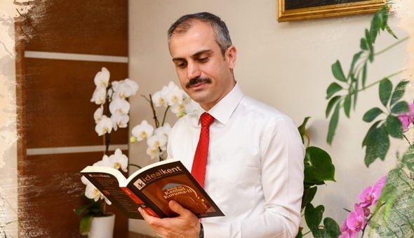 Başkan Çiftçi ’den evde kalan gençlere kitap