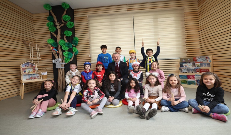 Başkan çocukların Ramazan şenliğine katıldı