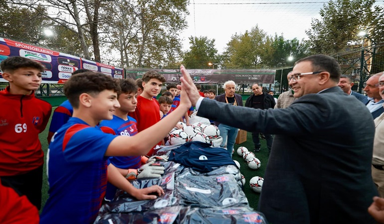Başkan Gökçe’den Derince Birlikspor’a moral ziyareti