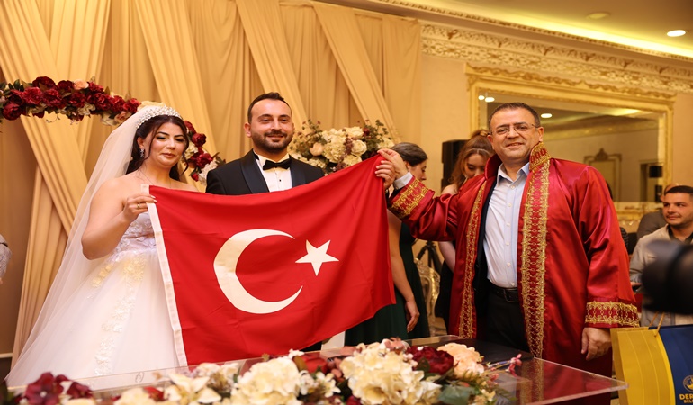 Başkan Gökçe ilk nikahını kıydı