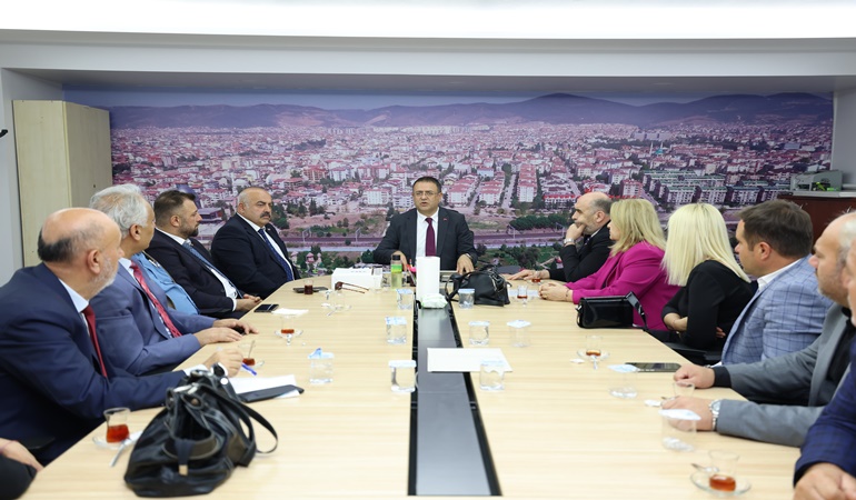 Başkan Gökçe muhtarlarla buluştu