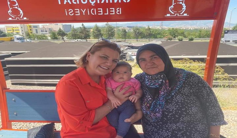 Başkan Hürriyet afet bölgesinde yaraları sarmayı sürdürüyor 