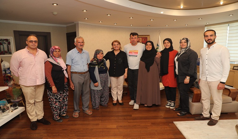 Başkan Hürriyet, Antalyalı aronya üreticilerini ağırladı