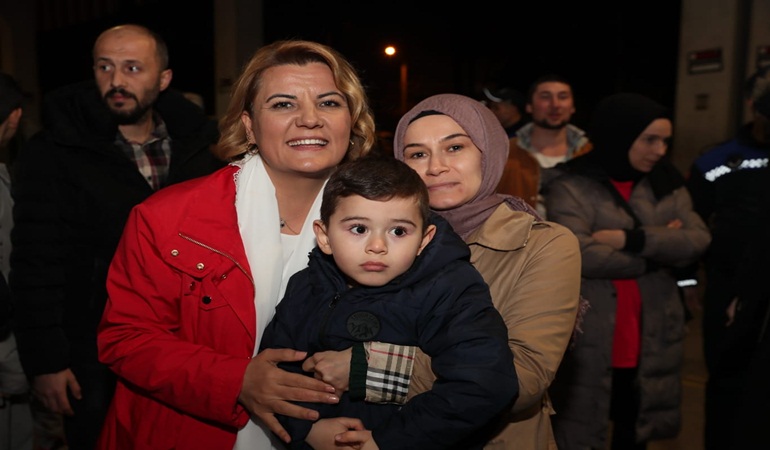 Başkan Hürriyet, Doğu Kışla’da vatandaşlarla iftarda buluştu 