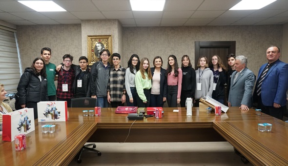 Başkan Hürriyet Erasmuslu öğrencileri ağırladı