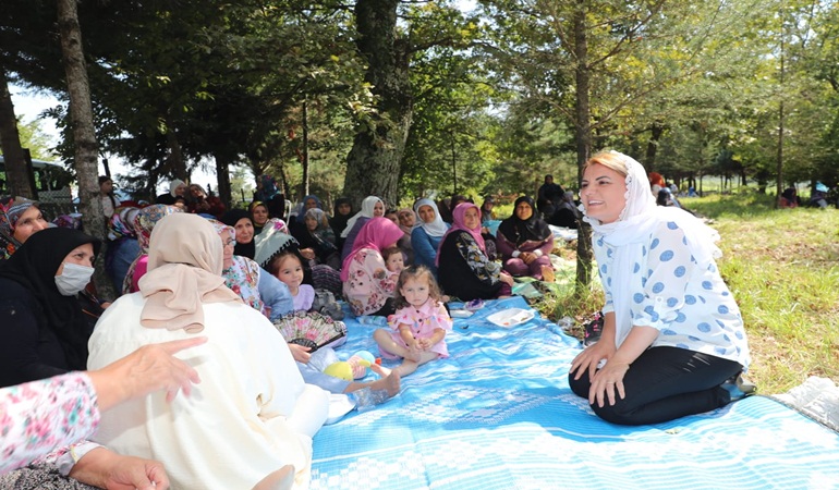 Başkan Hürriyet Gökçeler Köyündeki mevlitte vatandaşlarla buluştu