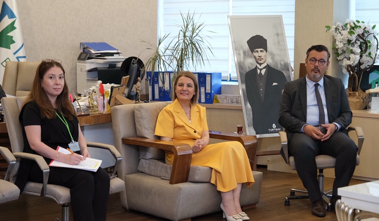 Başkan Hürriyet, Halk Günü’nde İzmitlileri dinledi