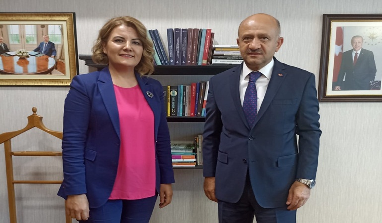 Başkan Hürriyet, hizmet araçlarının kredi talebi için Ankara’ya gitti