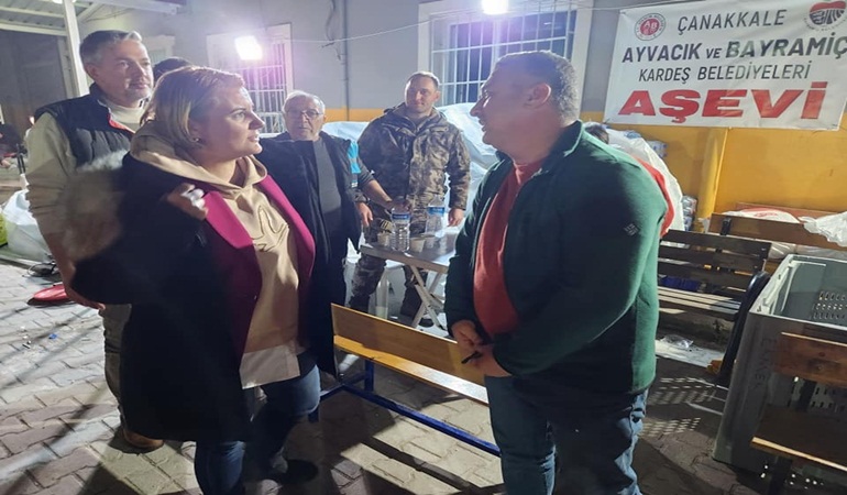 Başkan Hürriyet, kardeş belediyelerin kurduğu çadır kenti ziyaret etti