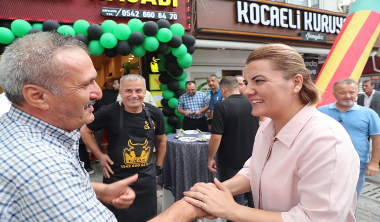 Başkan Hürriyet, Kasap Enan’ın açılış heyecanına ortak oldu