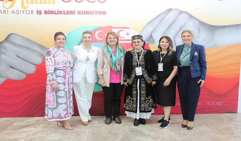 Başkan Hürriyet, KOİDER Bazaar etkinliğinde iş kadınlarıyla bir araya geldi
