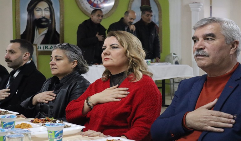 Başkan Hürriyet, Körfez’deki Hızır Orucu lokmasında vatandaşlarla buluştu