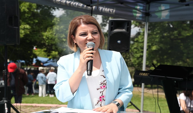 Başkan Hürriyet: Ne mutlu eğri zamanda doğru durabilene