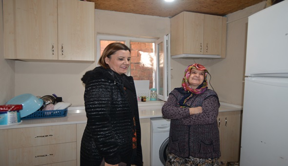 Başkan Hürriyet o teyzeyi ve evlatlarını unutmadı