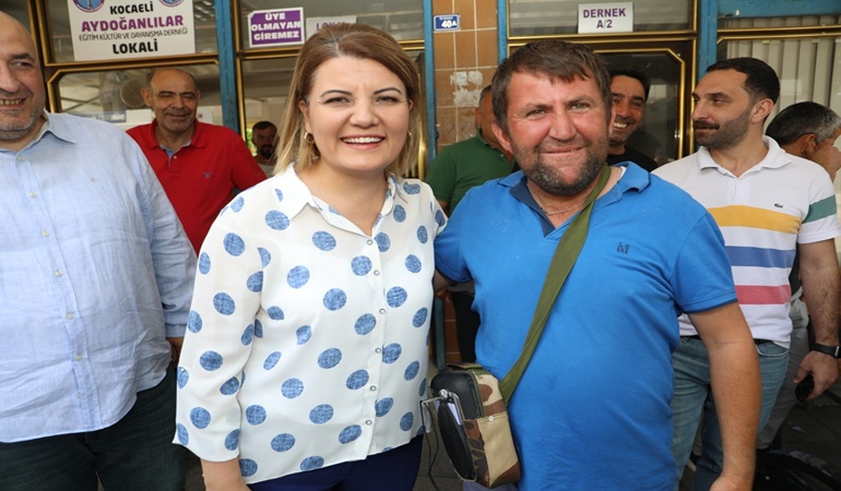 Başkan Hürriyet, Pazar mesaisine Alikahya’da başladı