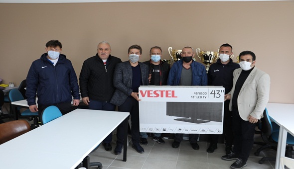 Başkan Hürriyet sözünü tuttu, Arslanbey GB televizyonuna kavuştu