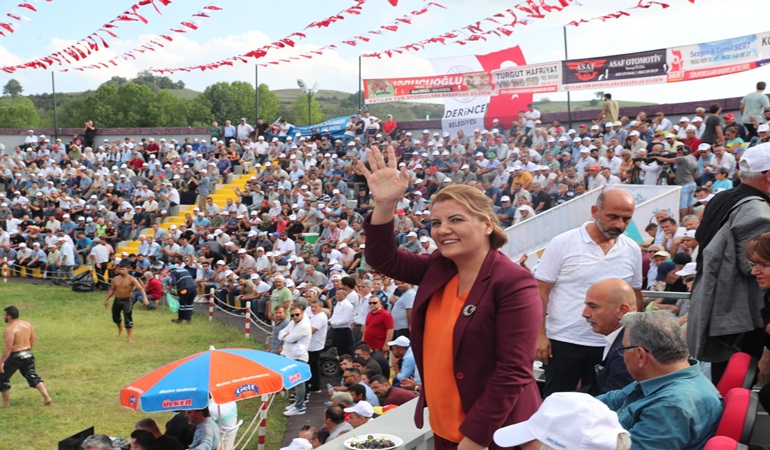 Başkan Hürriyet, Taşköprü Festivali'nde Derinceli hemşerileriyle buluştu 