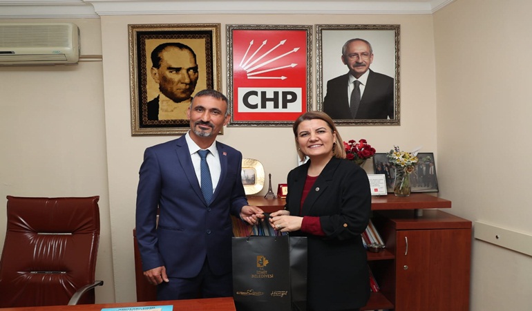 Başkan Hürriyet’ten, CHP Derince’nin yeni Başkanı Sarım’a hayırlı olsun ziyareti 