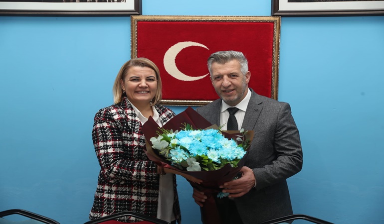 Başkan Hürriyet’ten Kocaeli Trabzonlular Derneğine ziyaret 