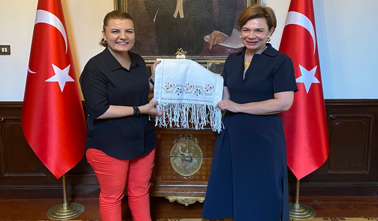 Başkan Hürriyet ve Balkan dernekleri Sofya Büyükelçiliği’ni ziyaret etti