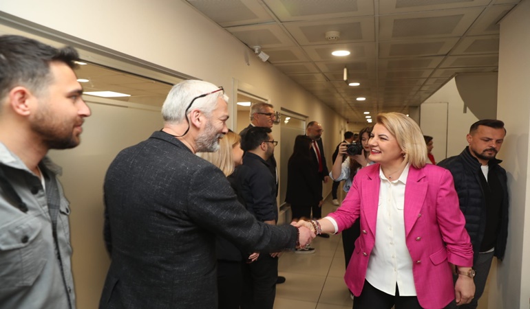 Başkan Hürriyet ve ekibi mesaiye personele günaydın diyerek başladı