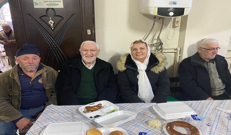 Başkan Hürriyet Zincirlikuyu Cami cemaati ile kahvaltıda buluştu