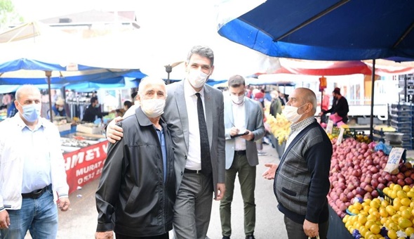 Başkan Kocaman Salı Pazarı'nda