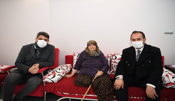 Başkan Kocaman Şazimet teyzeyi yalnız bırakmadı