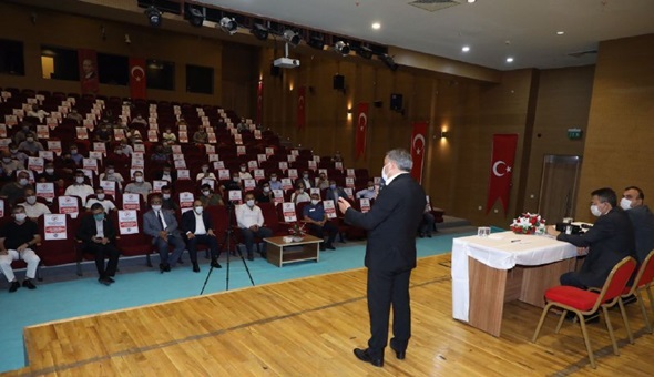 Başkan, kötü kokuya isyan eden vatandaşı dinledi