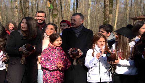 Başkan, o filmin oyuncuları ile Ormanya’yı gezdi