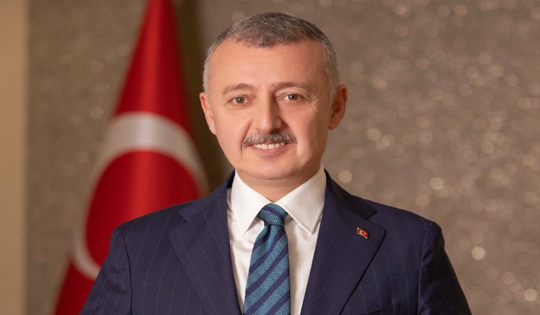 Başkan okula yeni başlayan minikleri selamladı!