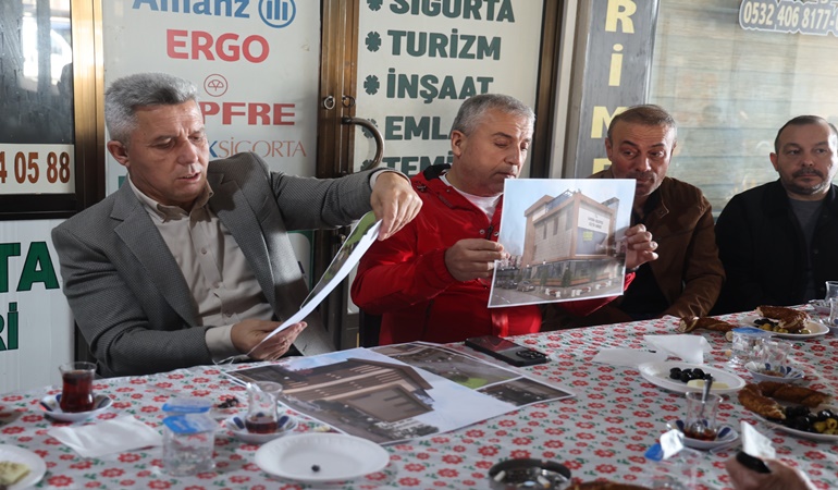 Başkan Ölmez, Belediye Pasajı esnaflarıyla kahvaltıda buluştu